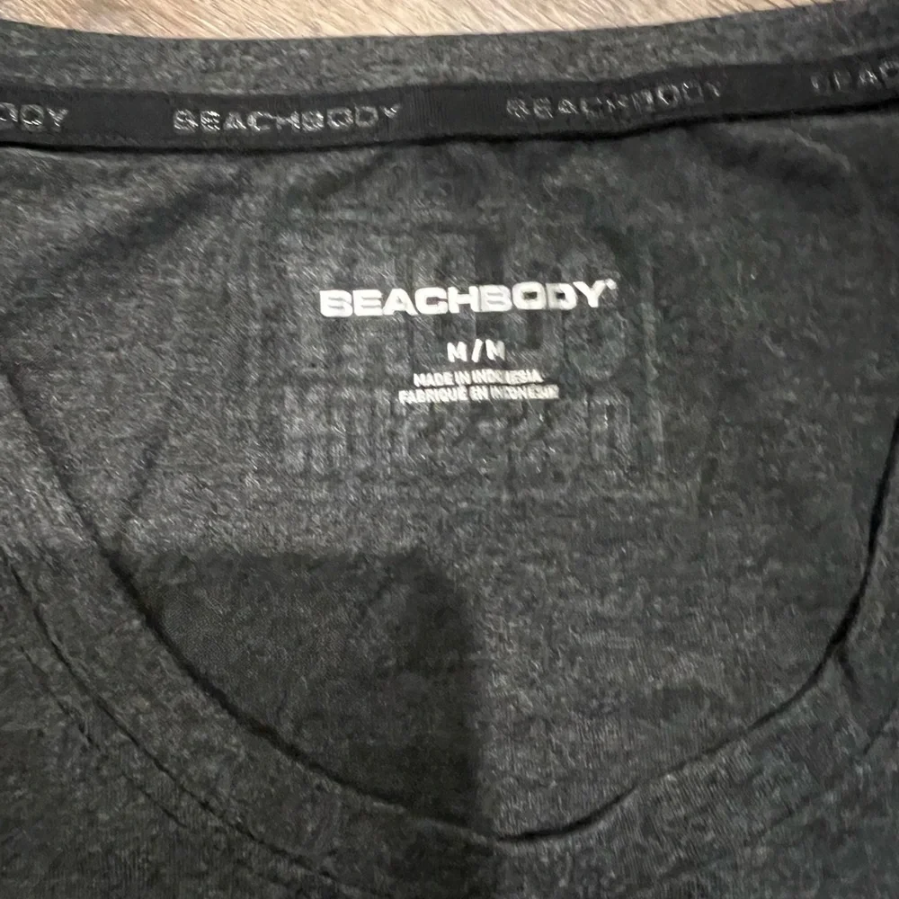Beachbody Charcoal pineapple pineapple V-Neck Top - Picture 3 of 5